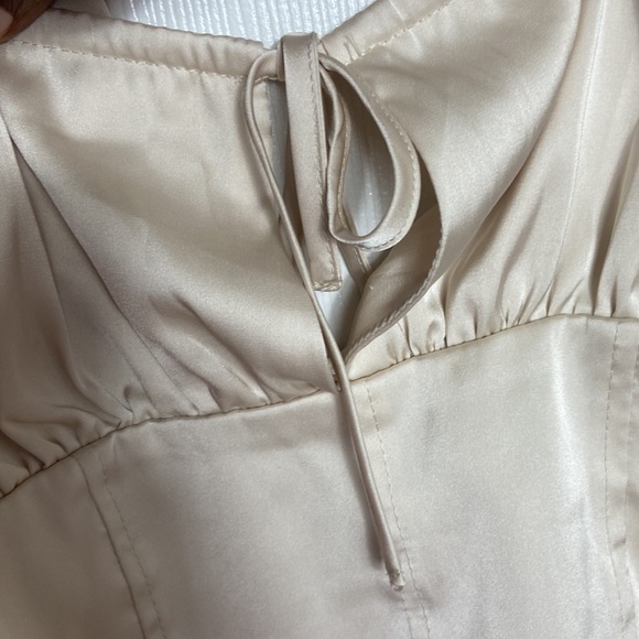 Forever, 21 top medium cropped sand, zipper in back tie in front - Picture 2 of 6